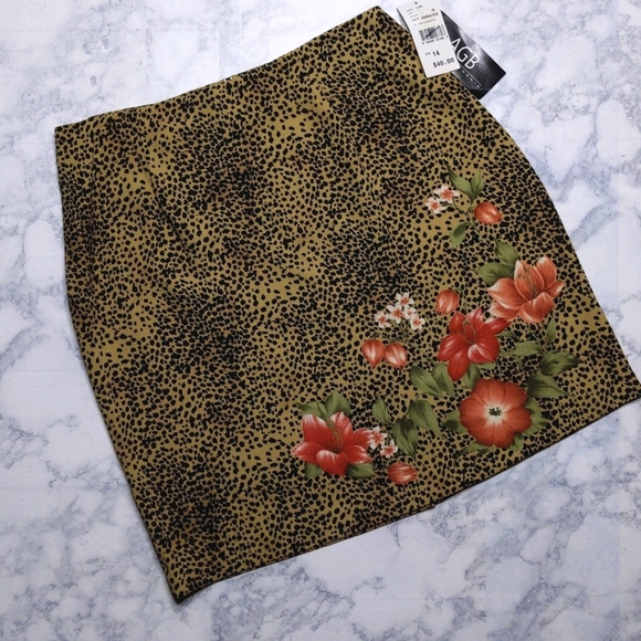AGB Dresses & Skirts - agb • vintage cheetah floral print pencil skirt